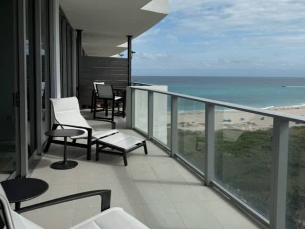 Luxury 2 - Bedroom Oceanfront Condo on Singer Island